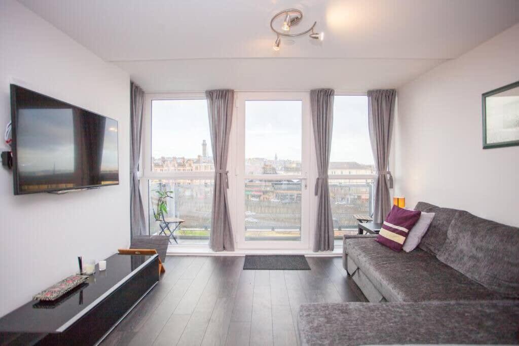 Beautiful Flat With Panoramic Views Over The Glasgow
